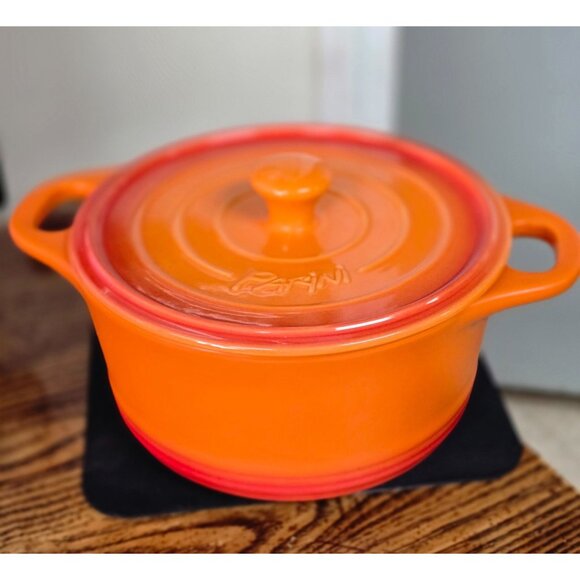 Parini Orange Gradient Cast Iron Dutch Oven W/ Lid 2.5 Qt Round Casserole Dish - Picture 2 of 11